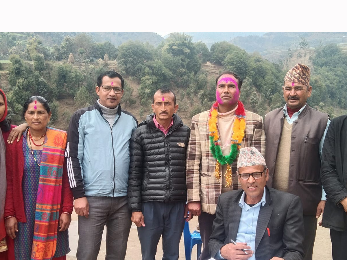 बैतडीको सुर्नया ४ स्थित राष्ट्रिय मावि फाटिगडाकोे विव्यस अध्यक्षमा महरा